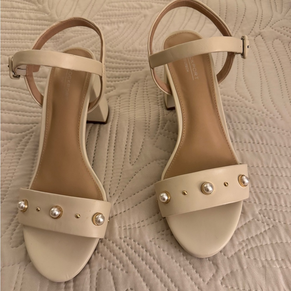 Simple Rockport Heels